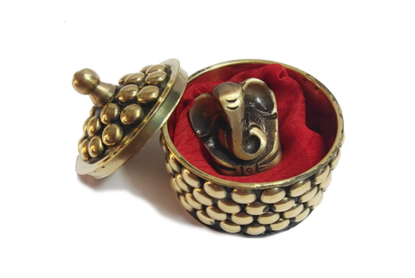 Lord Ganesha idol.Brass Metal Ganesh Murti for Puja.Pocket Size / very small Ganesh in a Cute Box-1 Inch Weight 50 gm.Car dashboard idol.Best Wedding Gift, Good luck gift , Return gift |