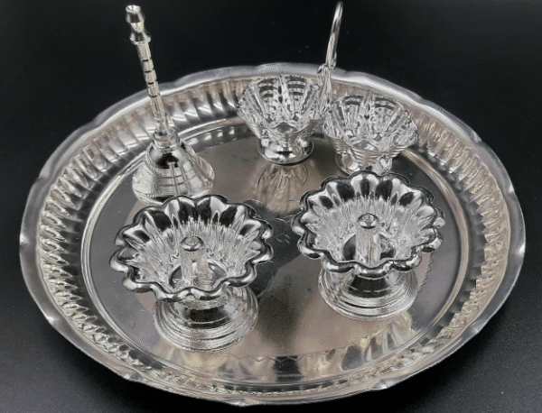Pooja THALI Set with 2 DIYAS, 1 Bell & PANCHAWALA (4, Round diyas)